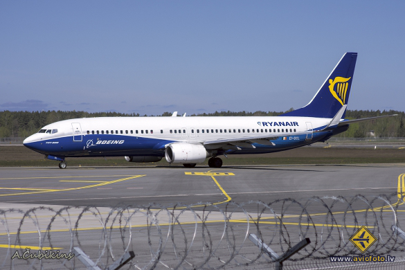 Boeing 737-8AS