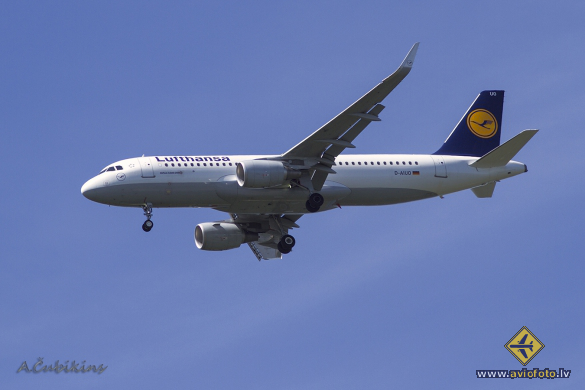 Airbus A320-214
