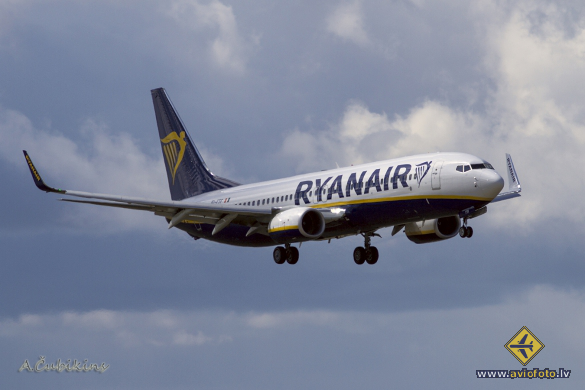 Boeing 737-8AS