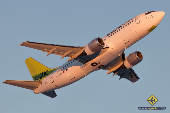 Boeing 737-31S