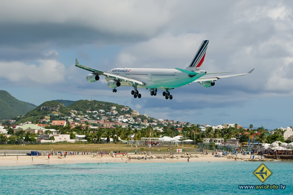 Airbus A340-313