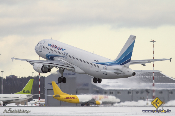 Airbus A320-214