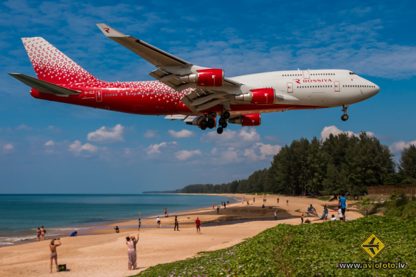 Boeing 747-446