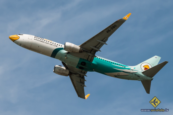 Boeing 737-8AS