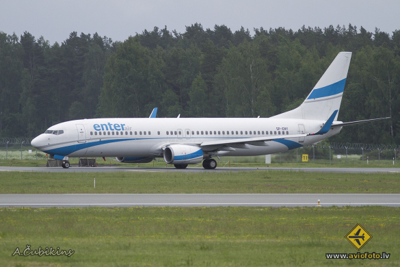 Boeing 737-85N