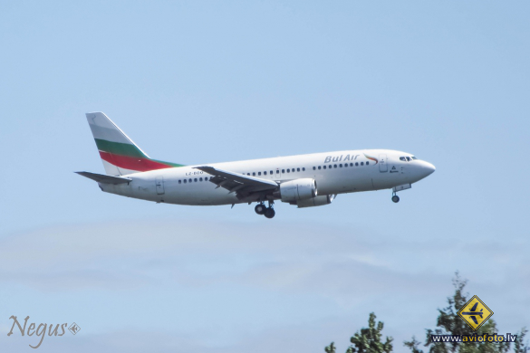 Boeing 737-341