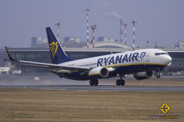 Boeing 737-8AS