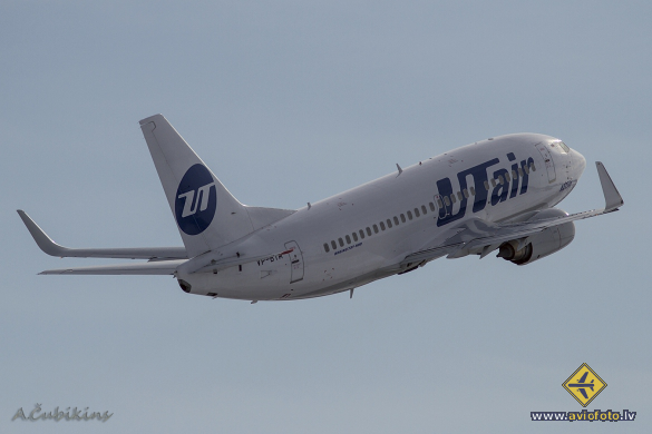 Boeing 737-524