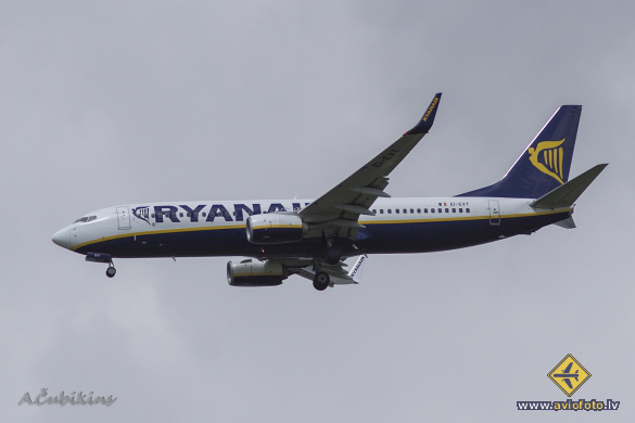 Boeing 737-8AS