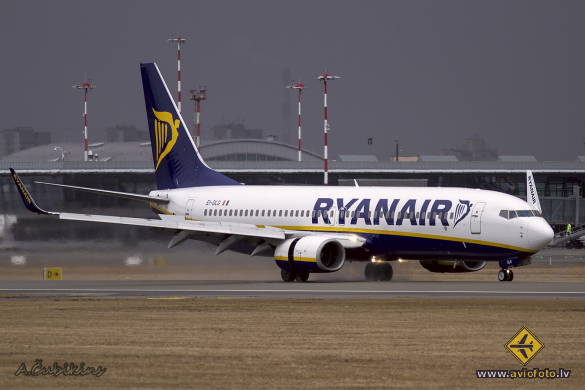 Boeing 737-8AS