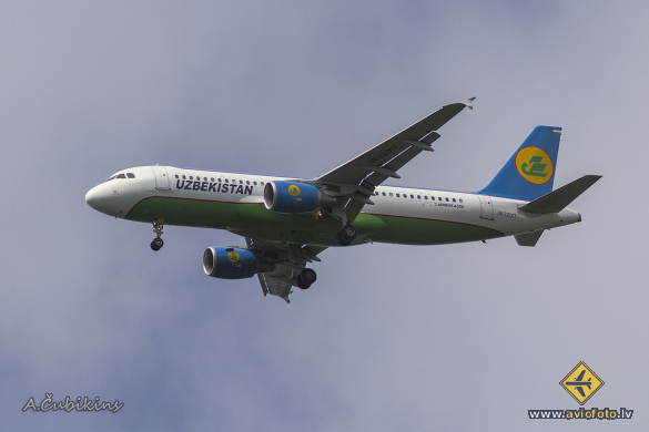 Airbus A320-214