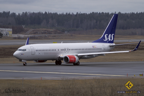 Boeing 737-86N