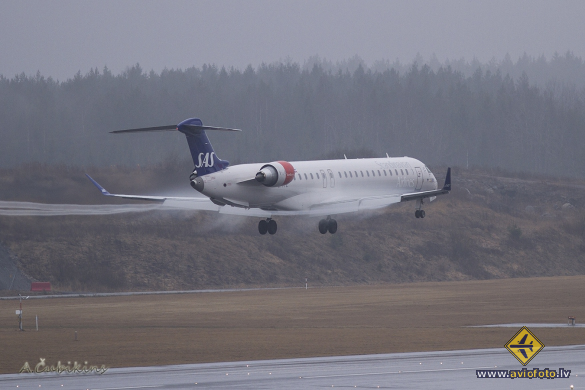 Bombardier CRJ-900LR (CL-600-2D24)
