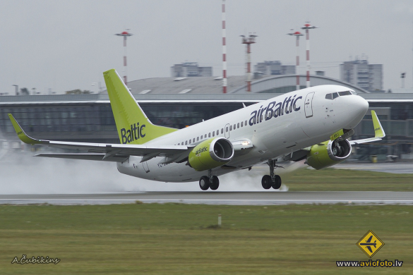 Boeing 737-36Q
