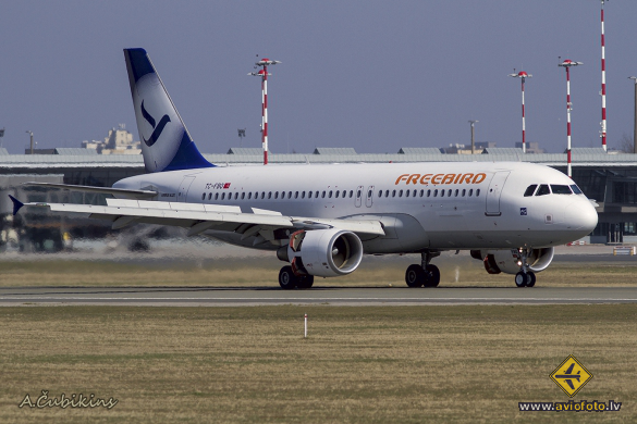 Airbus A320-214