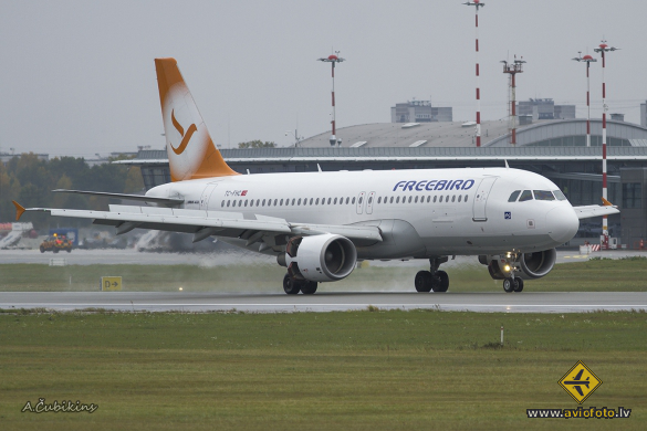 Airbus A320-214