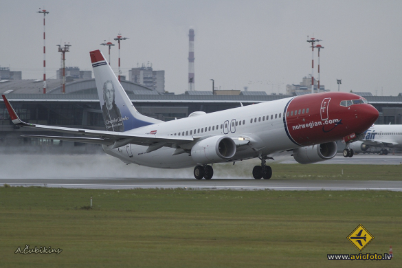 Boeing 737-8JP