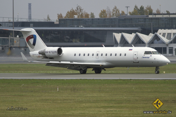 Bombardier CRJ-200LR (CL-600-2B19)