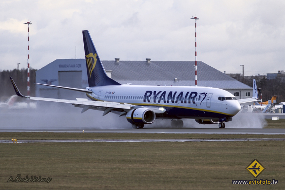 Boeing 737-8AS