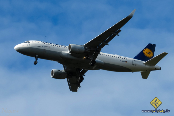Airbus A320-214