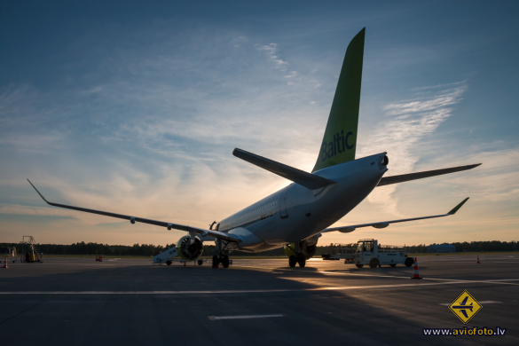 Bombardier CSeries CS300 (BD-500-1A11)