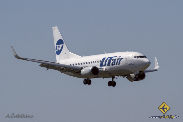 Boeing 737-524