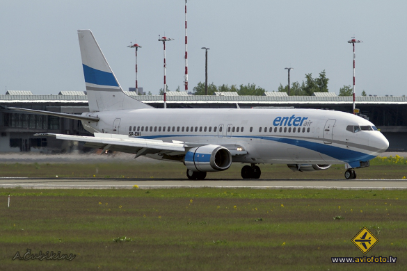 Boeing 737-43Q