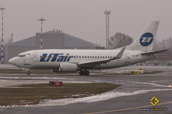 Boeing 737-524