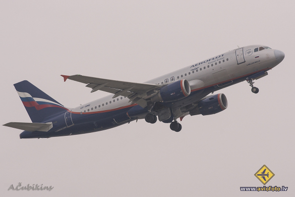 Airbus A320-214