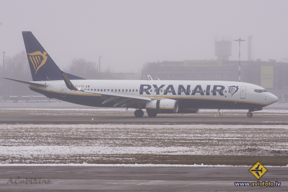 Boeing 737-8AS
