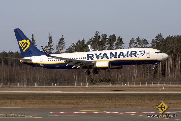 Boeing 737-8AS
