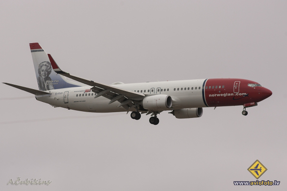 Boeing 737-8JP