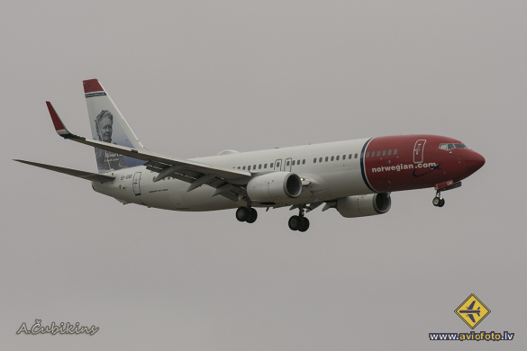 Boeing 737-8JP