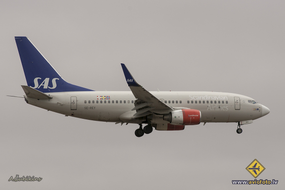 Boeing 737-76N