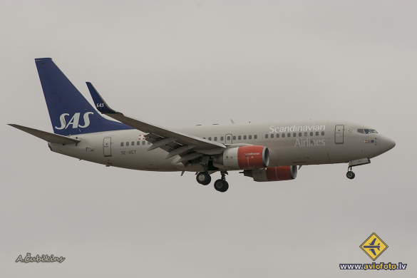 Boeing 737-76N