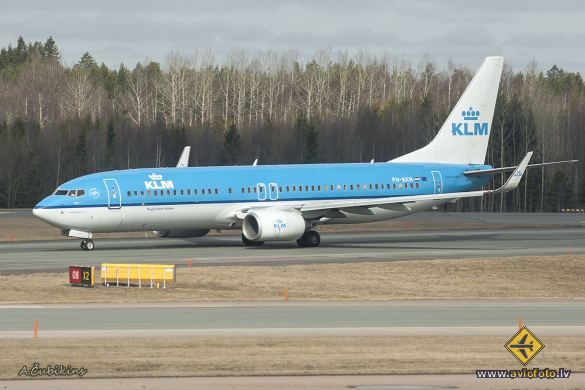 Boeing 737-8K2