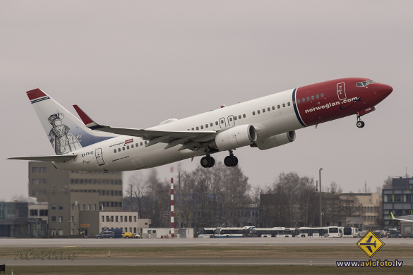 Boeing 737-86N