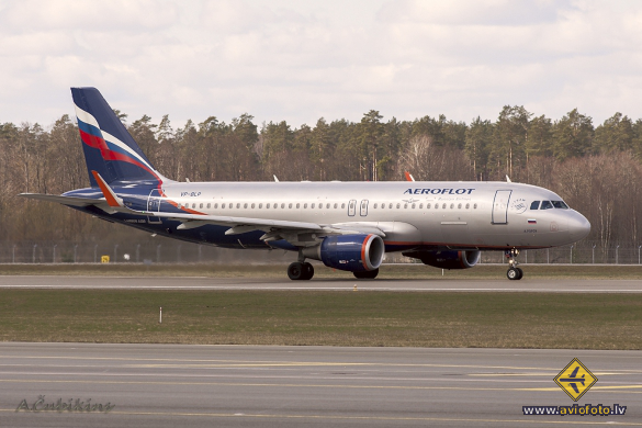 Airbus A320-214