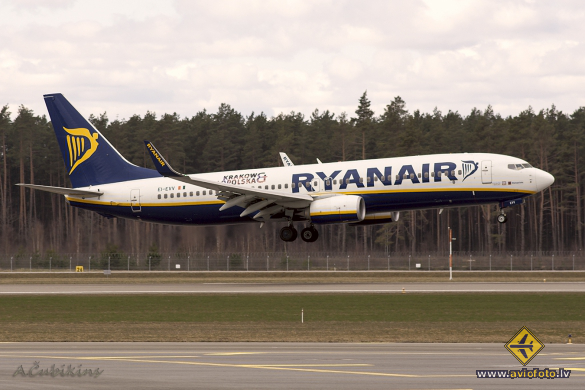 Boeing 737-8AS