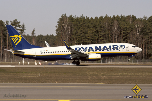 Boeing 737-8AS