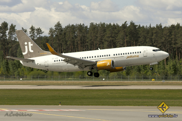 Boeing 737-3L9
