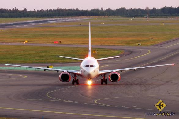 Boeing 737-683