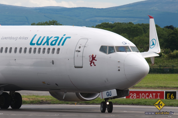 Boeing 737-8C9