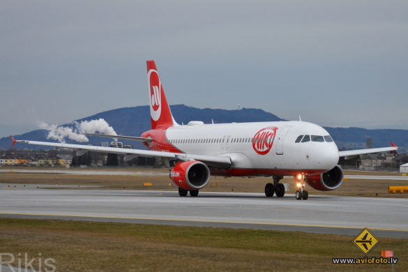 Airbus A320-214