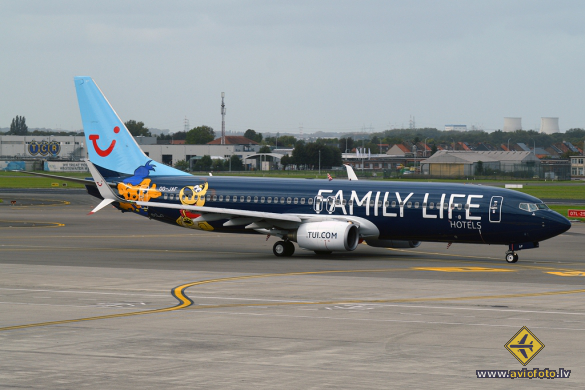 Boeing 737-8K5