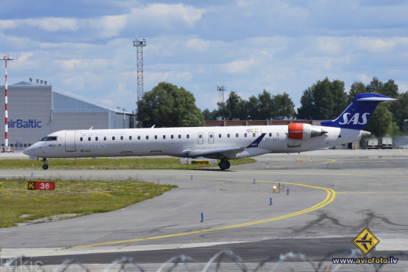 Bombardier CRJ-900ER (CL-600-2D24)