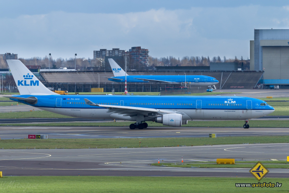 Airbus A330-303