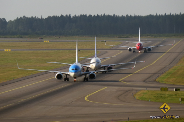 Boeing 737-8K2