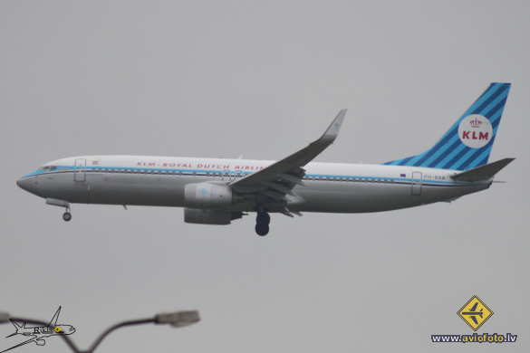Boeing 737-8K2