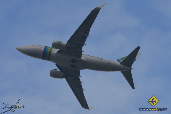 Boeing 737-7K2